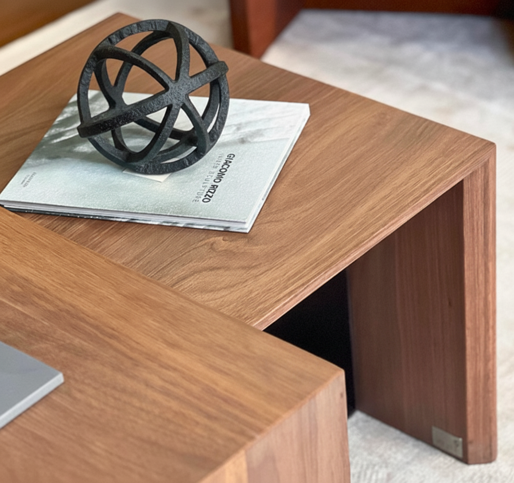 Detalle del tablero y niveles de la mesa de centro Lyra NUMI