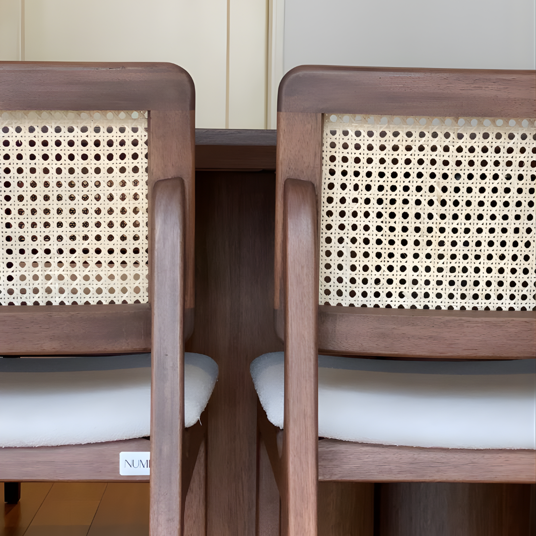 Detalle de la madera en la silla de comedor Nala NUMI