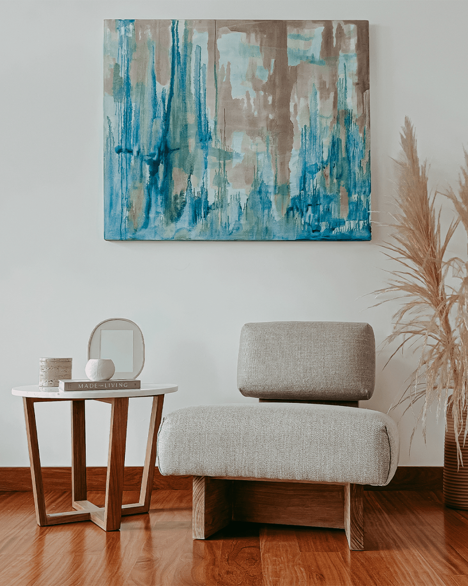 Sillón Malina premium con asiento profundo y respaldo envolvente, ideal para hogares con niños o mascotas.