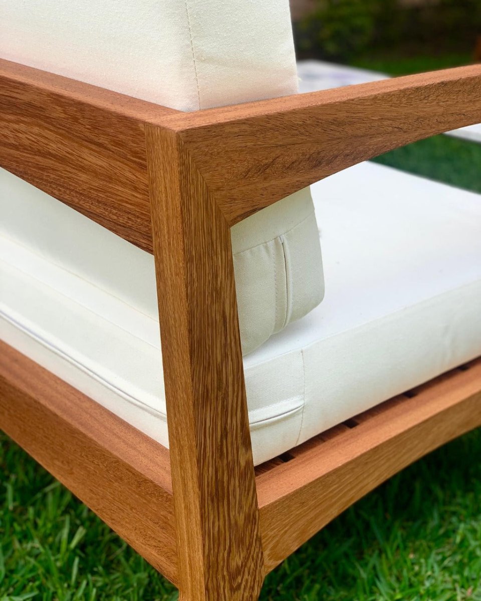 Detalle del diseño y material del Sofá de 3 Cuerpos Nella para terraza NUMI