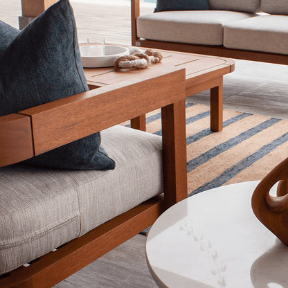 Detalle del diseño y material del Sofá de 3 Cuerpos Vera NUMI para terrazas